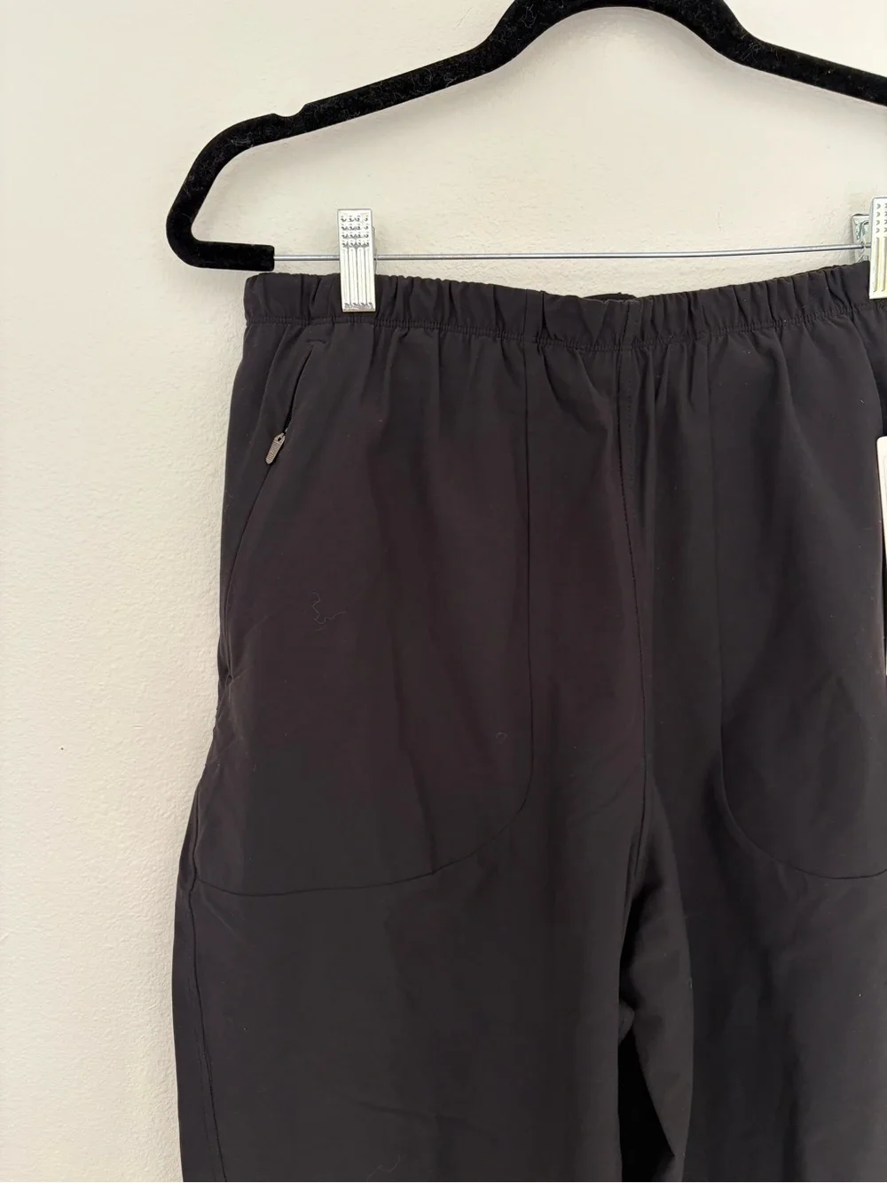 NWT Lululemon Lightweight MR Barrel Leg Cropped Black Pants Women’s 12